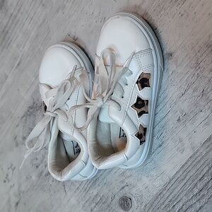 Toddler size 7 leopard print star shoes